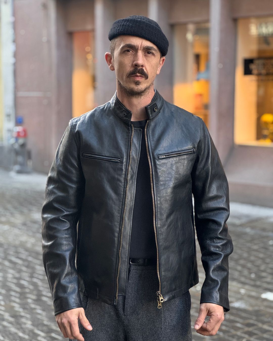 Johnny Horse - Black