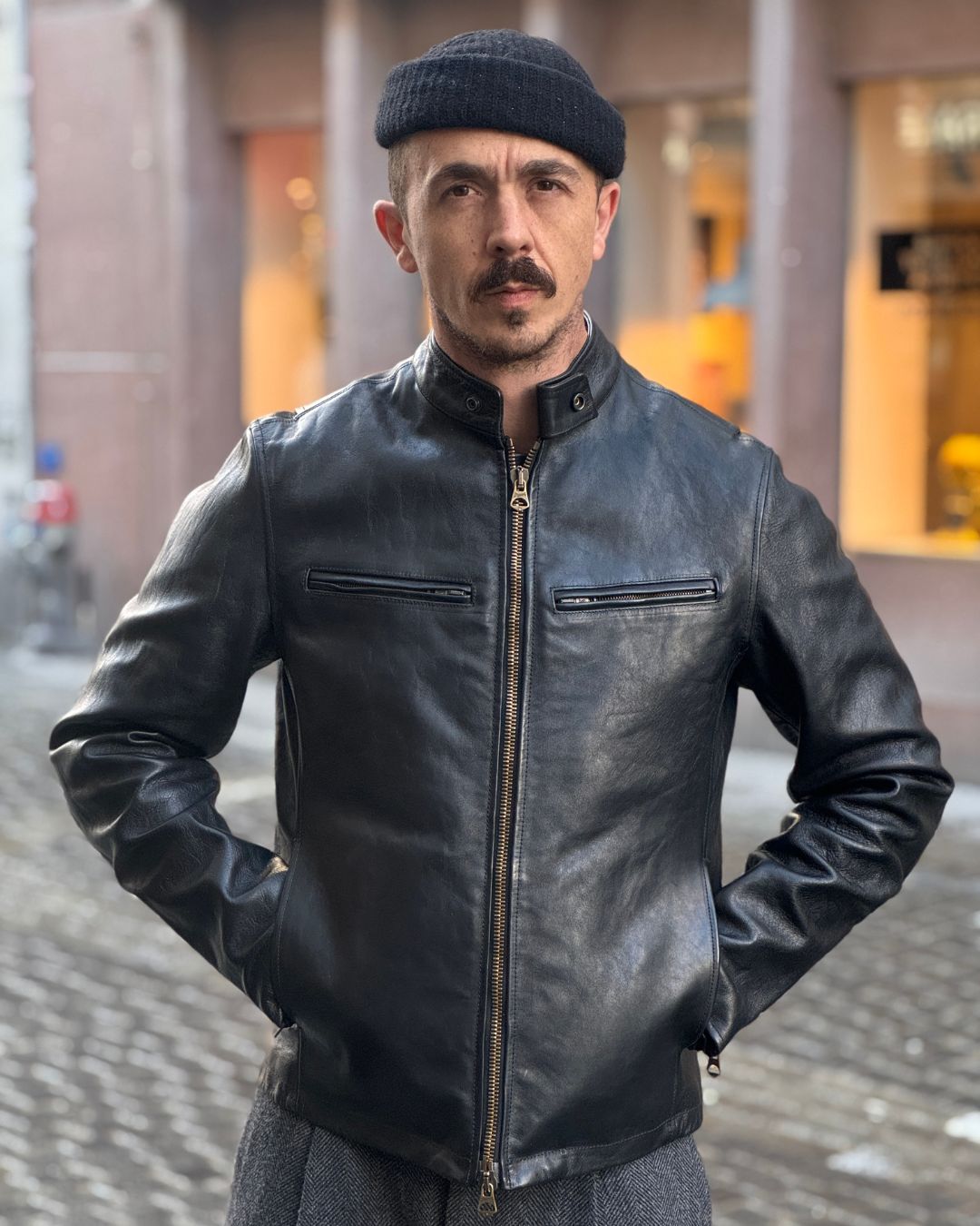 Johnny Horse - Black