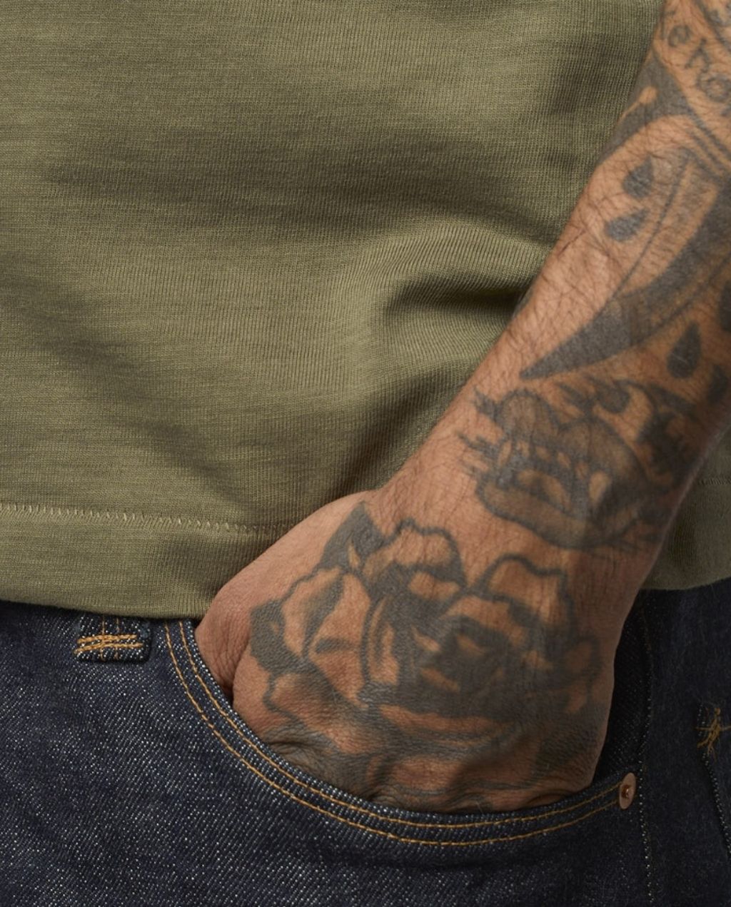 215 Men's loopwheeled T-Shirt - Classic Fit - Army