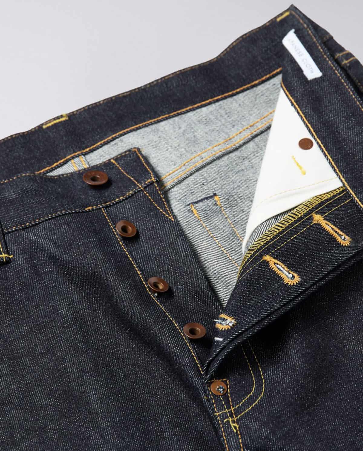 Rohdenim vs. Stonewashed: Was Männer über Denim wissen sollten