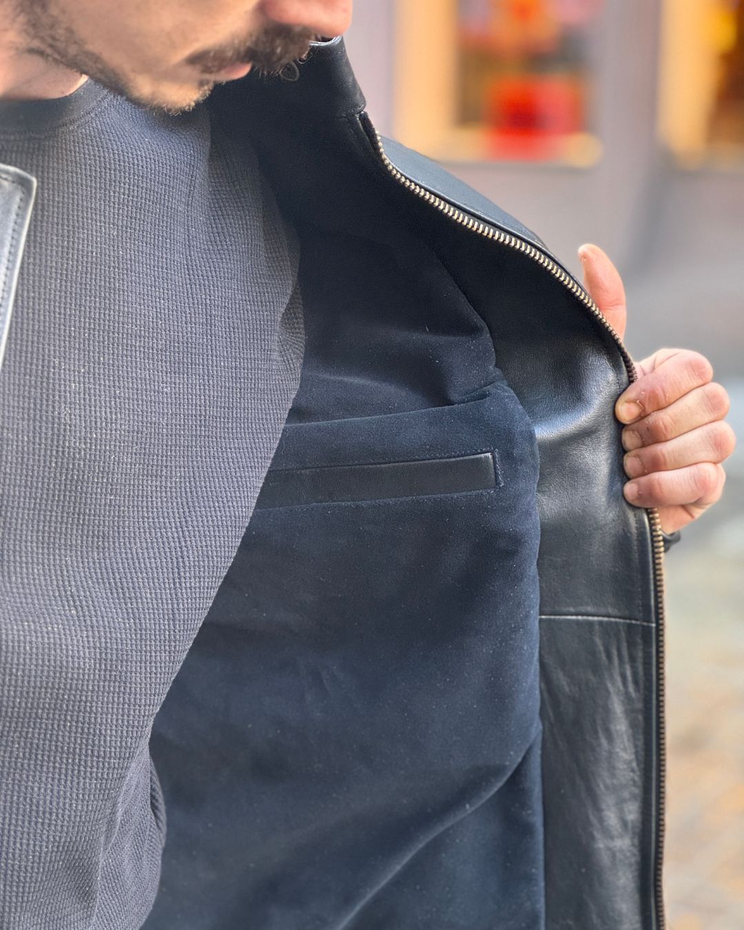 Johnny Horse - Black